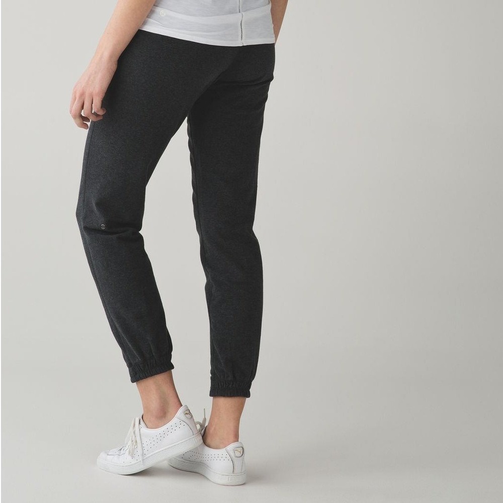 Lululemon 6 Kick It Sweatpant Heathered Black Drawstring Activewear Pant Relaxed